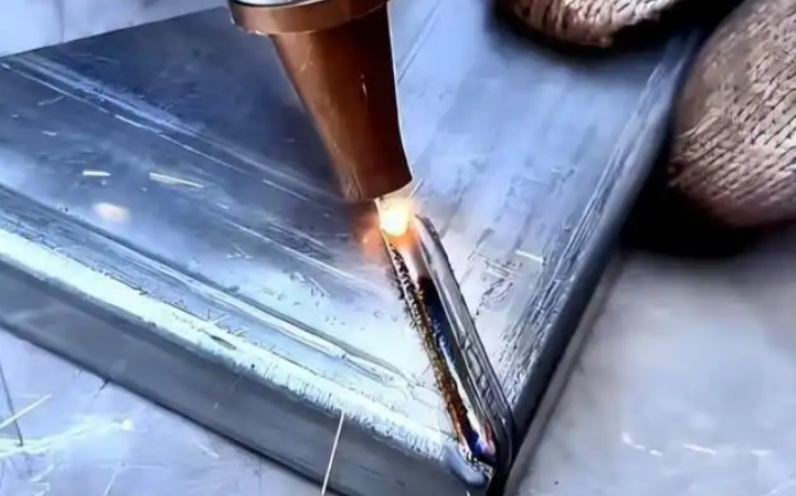 激光焊接熔深不穩(wěn)定的原因及解決方法