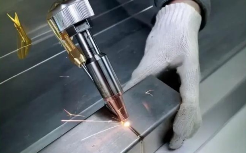 光纖激光焊接在新能源汽車制造中的應用