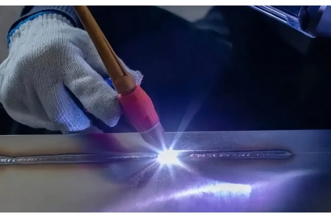 光纖激光焊接機自動對焦控制系統(tǒng)原理解析