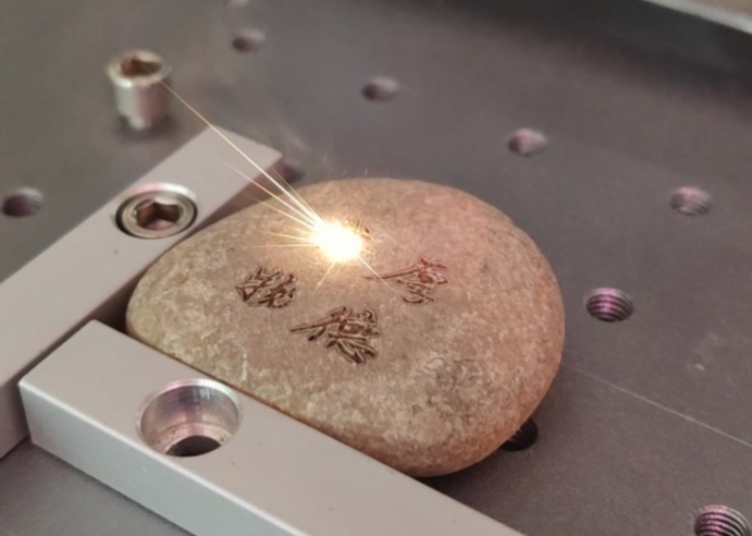 激光打標(biāo)機(jī)適用材料選型指南