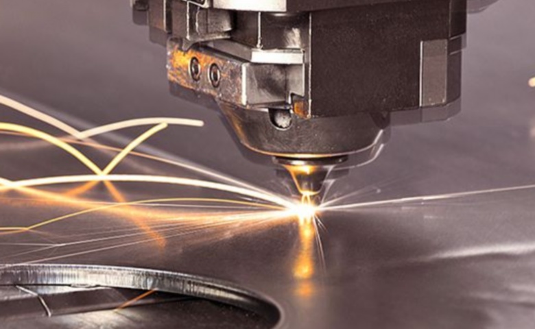 光纖激光切割機vs精密激光切割機：哪種更適合小間距加工？